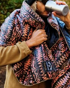 BILLABONG Rumpl x A/Div Original Puffy Blanket BLACK